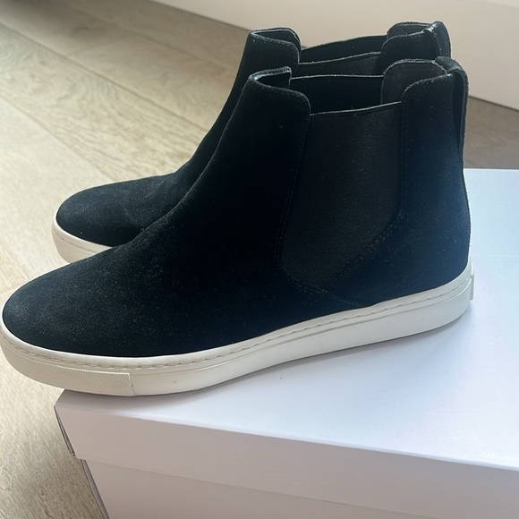 Vince Newlyn Black Suede Platform Waterproof Sneaker (Women's 6.5) - Picture 8 of 13